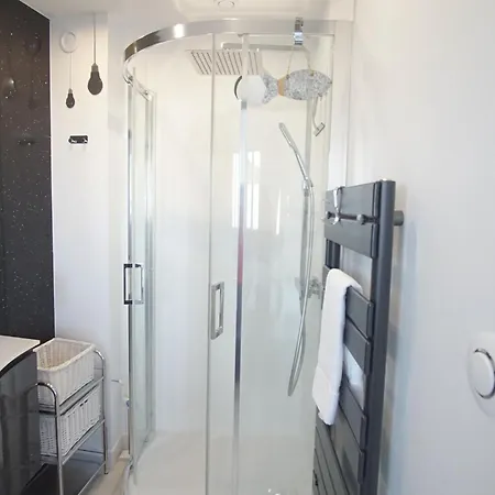 Apartamento -ar Men- T2 Avec Terrasse Vue - A 50m *