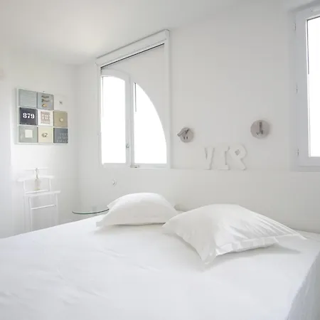 -ar Men- T2 Avec Terrasse Vue - A 50m Apartment