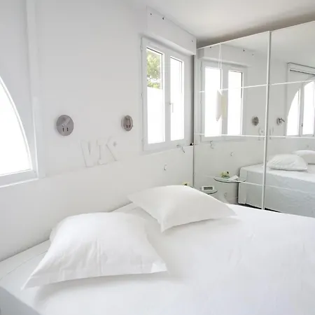 -ar Men- T2 Avec Terrasse Vue - A 50m Apartment