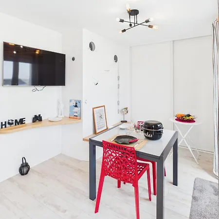 Apartment -ar Men- T2 Avec Terrasse Vue - A 50m Concarneau